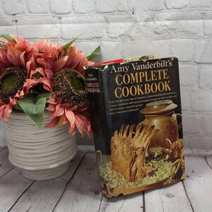 VINTAGE 1961 Amy Vanderbilt's COMPLETE cookbook